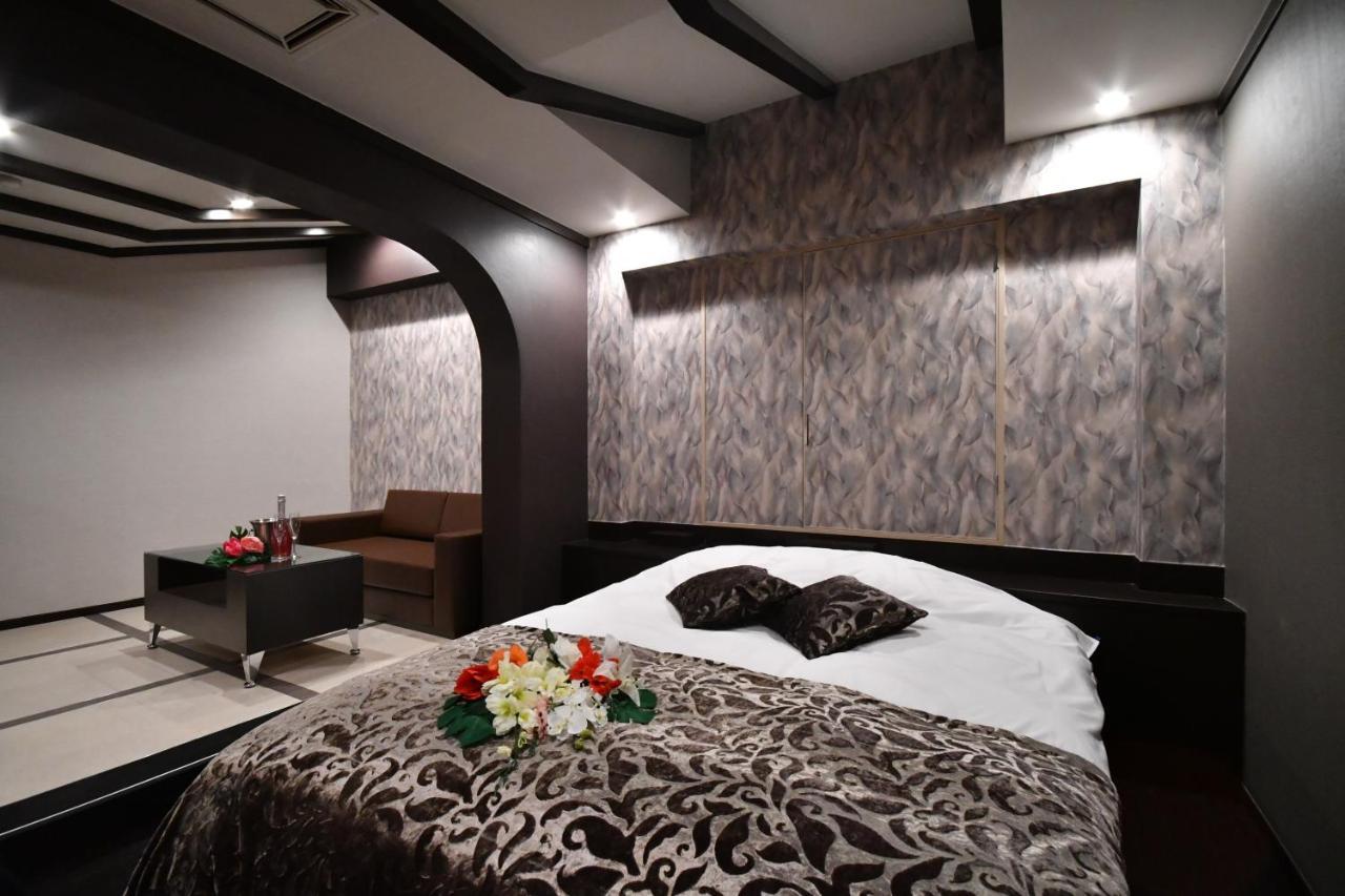 Ageha Cinq Boutique (adults Only)