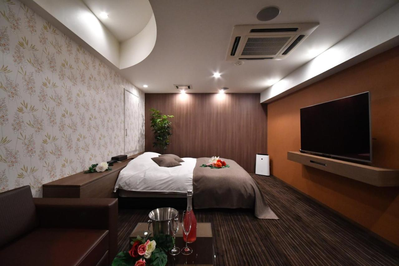Ageha Cinq Boutique (adults Only)